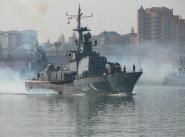 Малый артиллерийский корабль ”МАК-160” выходит из Махачкалы.